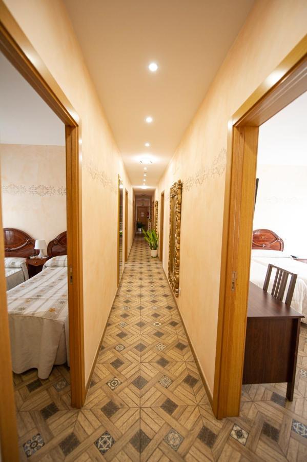 Hostal Paquita Мадрид Экстерьер фото