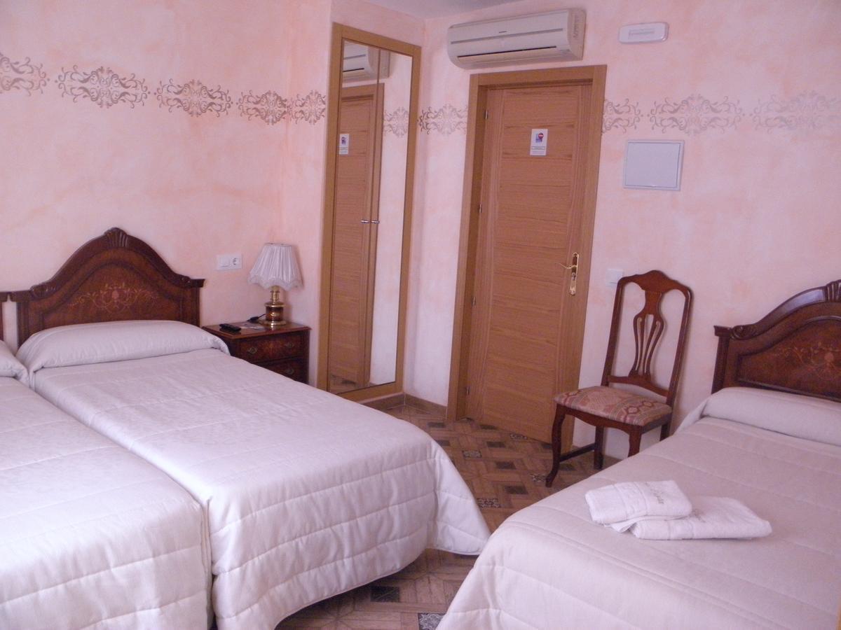 Hostal Paquita Мадрид Экстерьер фото